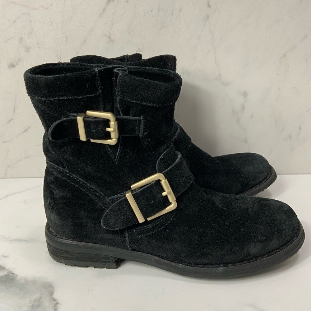 VINCE CAMUTO Black suede leather ankle boots
